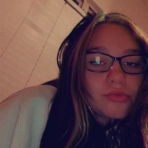 Meet your Posher, Avigail